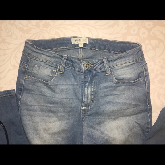 Hello Skinny Jeans - Picture 3 of 3